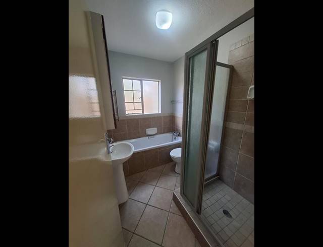 2 BEDROOM PROPERTY TO RENT IN MOOIKLOOF RIDGE ESTATE